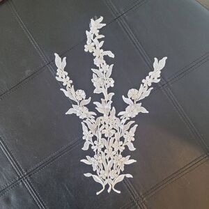 Venice Lace Floral Applique, White, 1 applique per package, NEW 15" x 4"-9"